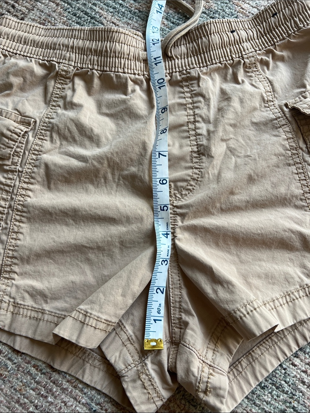 Hollister Women's Khaki Cargo Drawstring Shorts - Picture 7 of 7